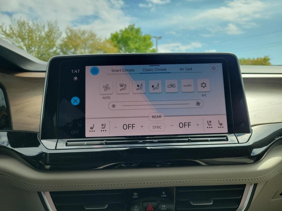 2026 Volkswagen Atlas SE with Technology