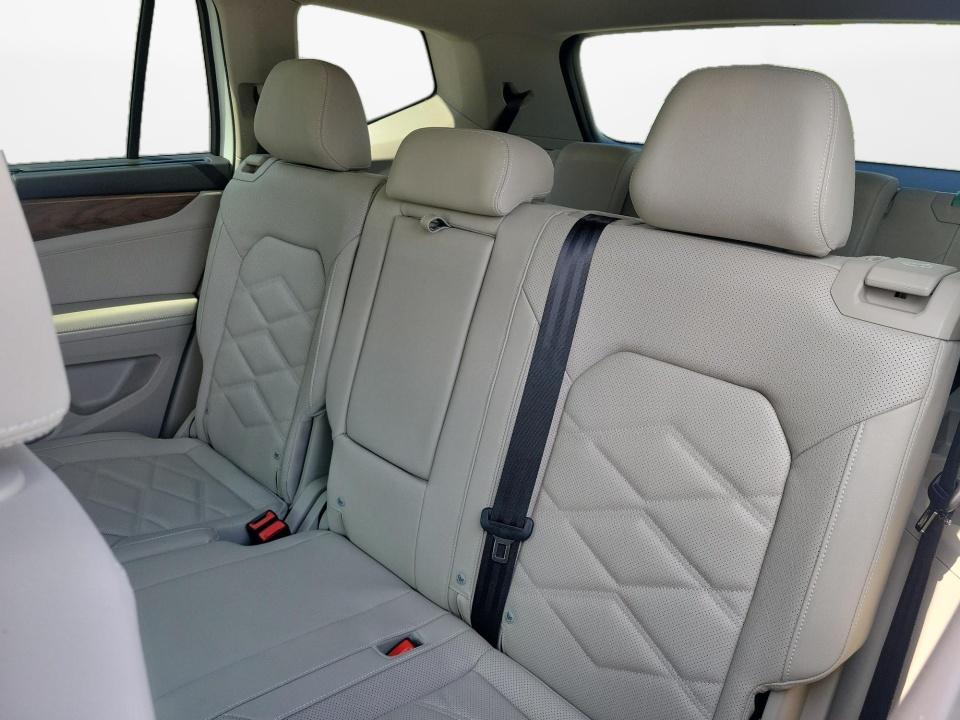 2026 Volkswagen Atlas SE with Technology