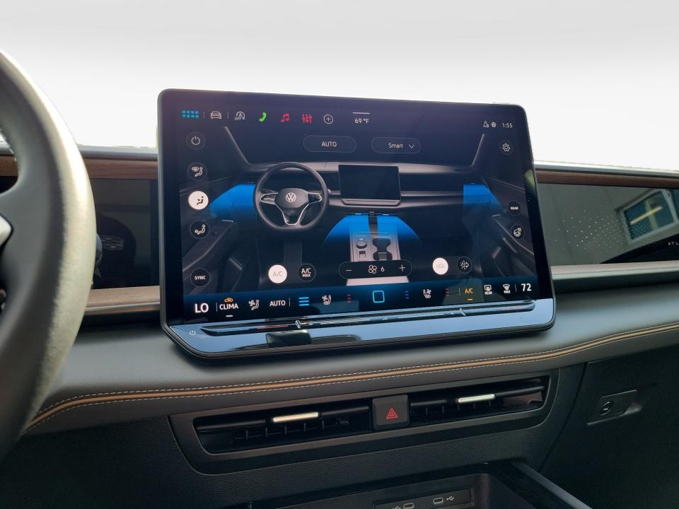 2027 Volkswagen Atlas SE w/Technology