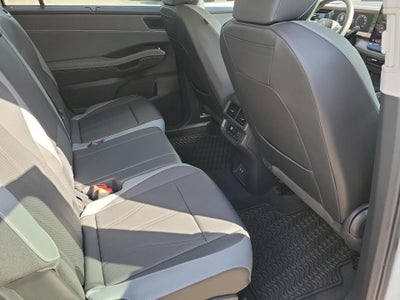 2027 Volkswagen Atlas SE w/Technology
