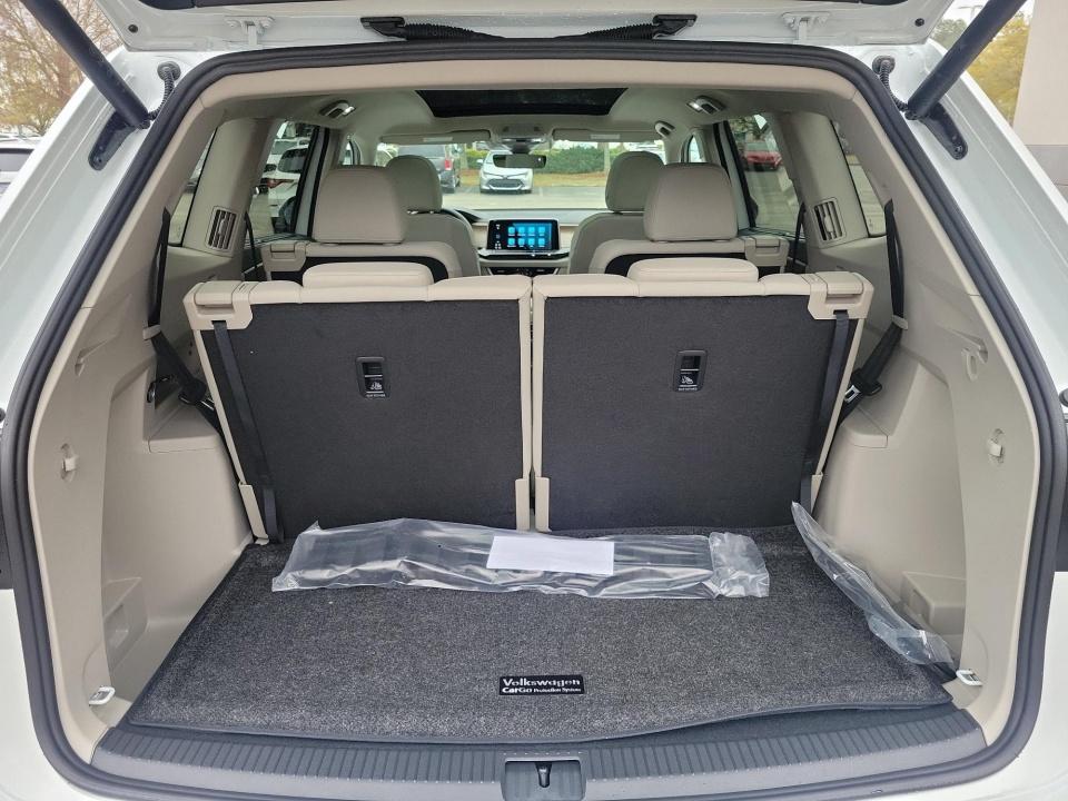 2026 Volkswagen Atlas SE with Technology