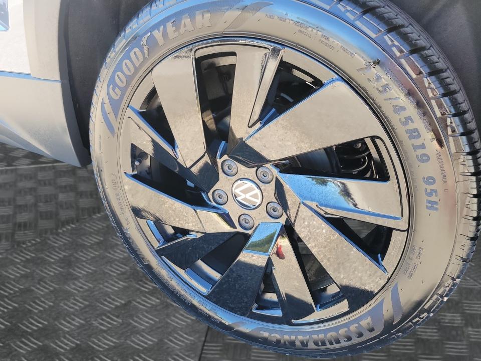 2024 Volkswagen Taos SEL