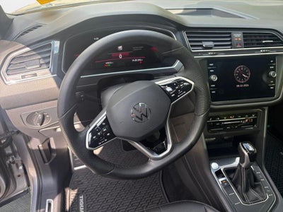 2023 Volkswagen Tiguan SE R-Line Black