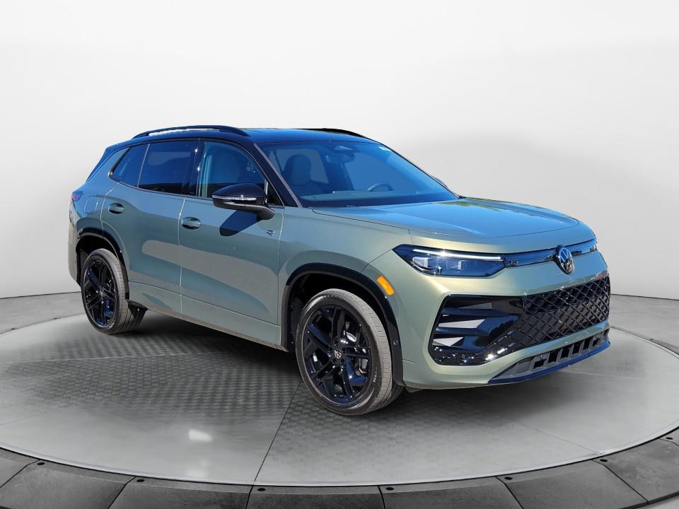 2027 Volkswagen Tiguan SE R-Line Black