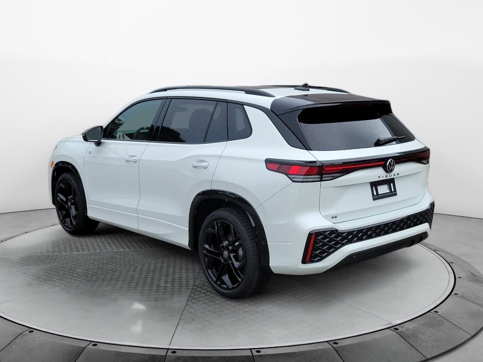 2026 Volkswagen Tiguan SE R-Line Black