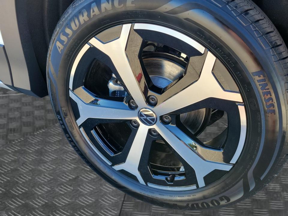 2027 Volkswagen Tiguan SE