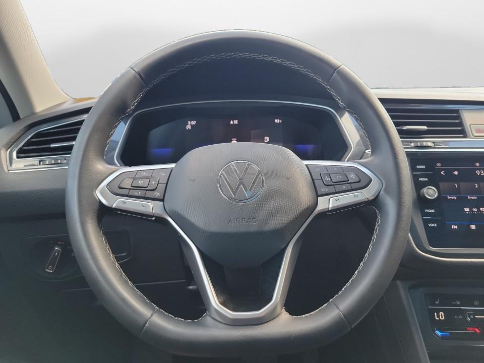 2023 Volkswagen Tiguan SE