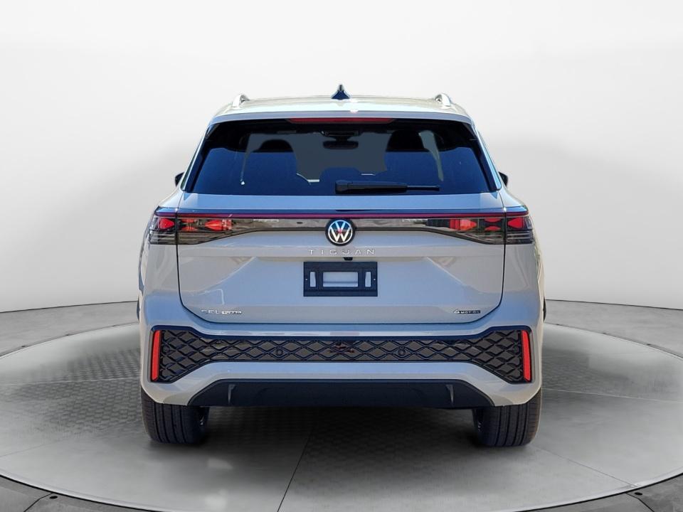2027 Volkswagen Tiguan SEL R-Line Turbo