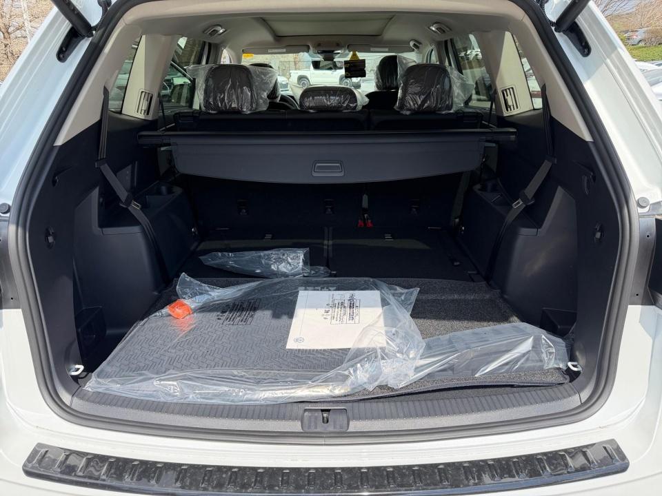 2026 Volkswagen Atlas Peak Edition