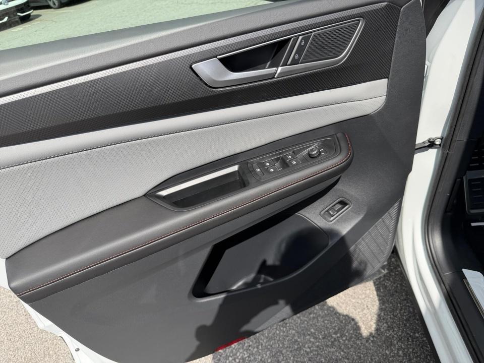 2026 Volkswagen Atlas Peak Edition