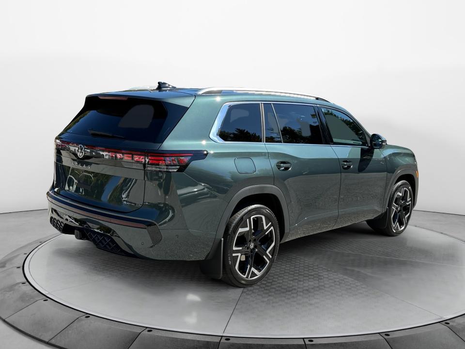 2027 Volkswagen Atlas SEL Premium R-Line