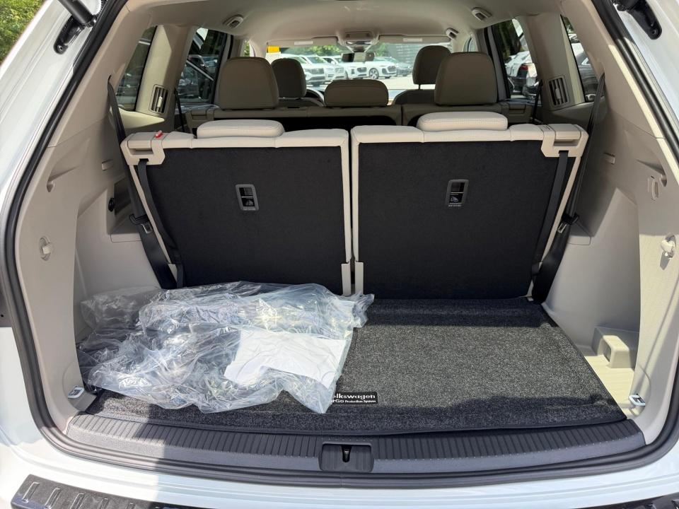 2026 Volkswagen Atlas SE with Technology