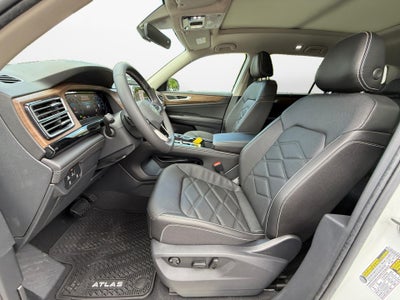 2026 Volkswagen Atlas SE with Technology