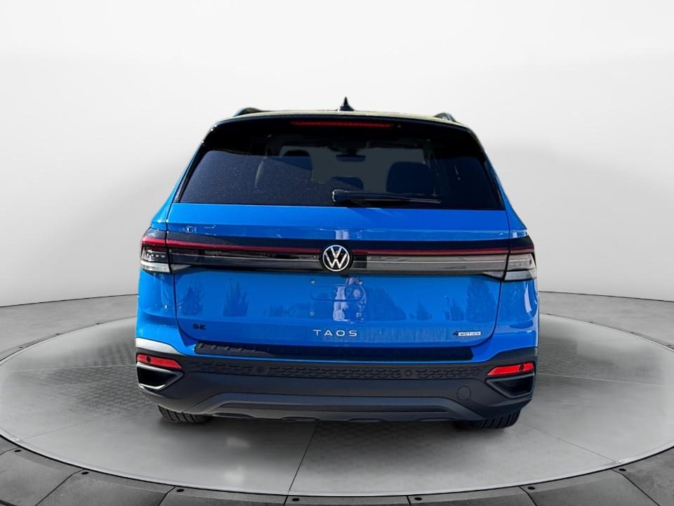 2026 Volkswagen Taos SE Black