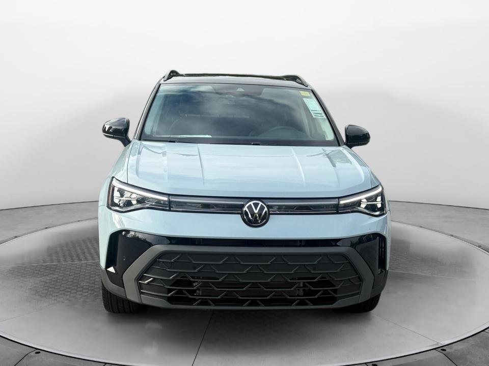 2027 Volkswagen Taos SE Black