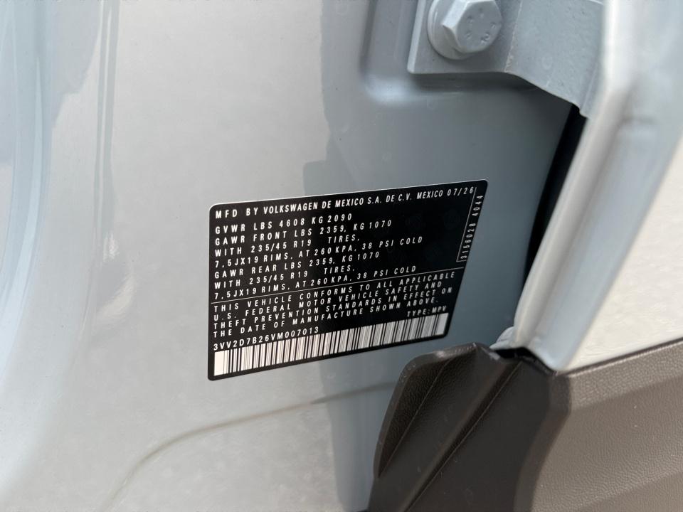 2027 Volkswagen Taos SE Black