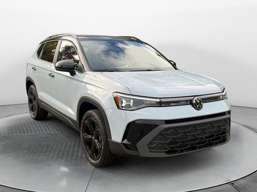 2027 Volkswagen Taos SE Black