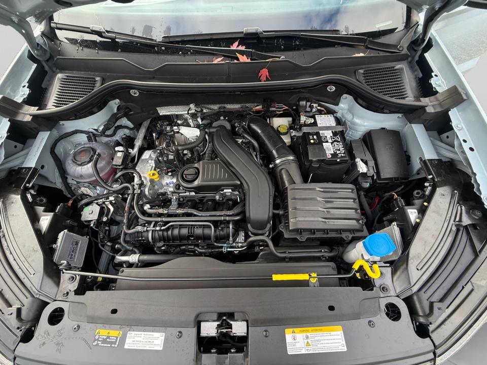 2027 Volkswagen Taos SE Black