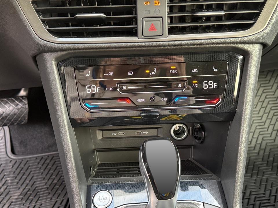 2027 Volkswagen Taos SE Black