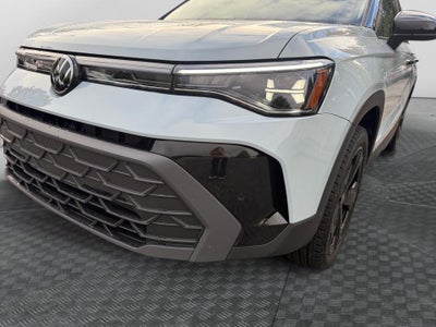 2027 Volkswagen Taos SE Black