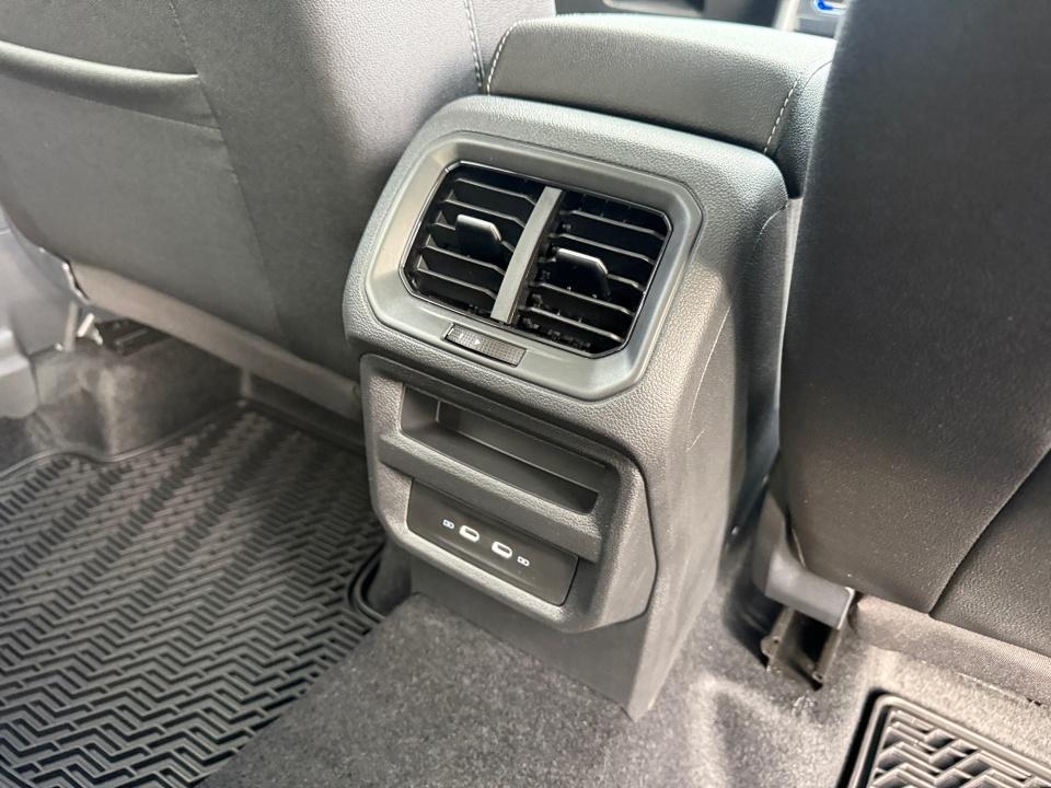 2027 Volkswagen Taos SE Black