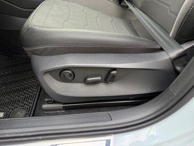 2027 Volkswagen Taos SE Black