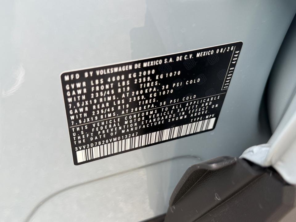 2027 Volkswagen Taos SE Black