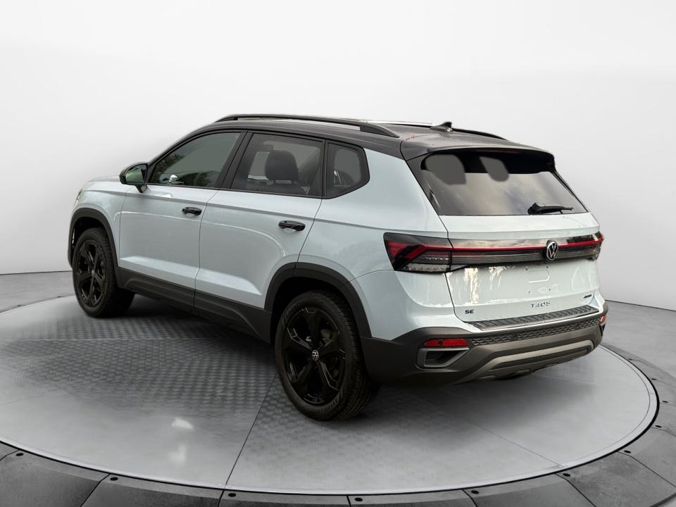 2027 Volkswagen Taos SE Black