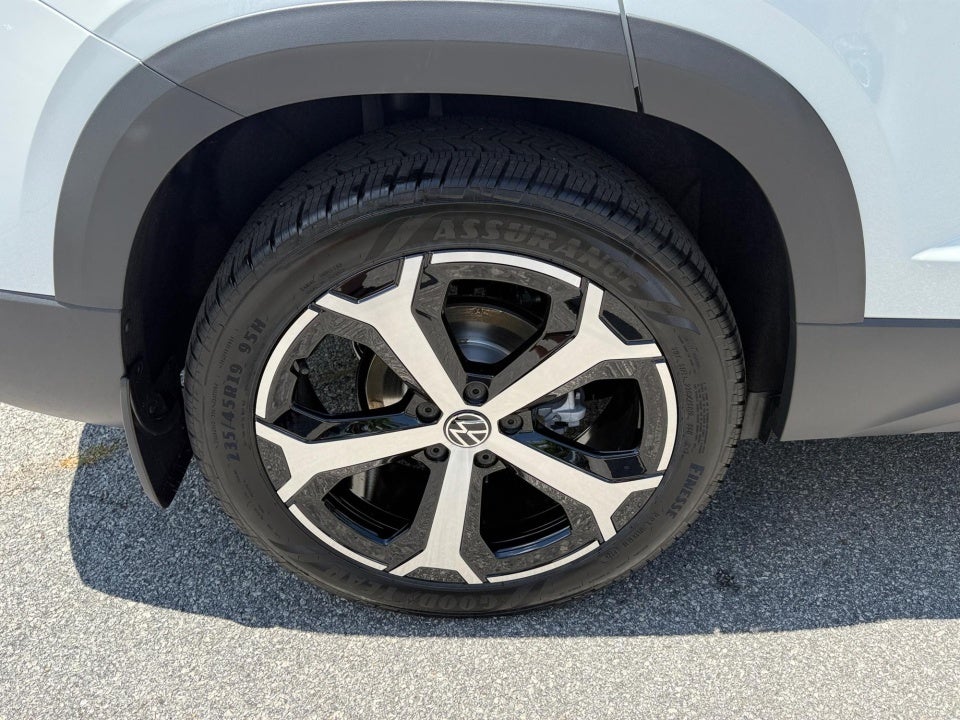 2026 Volkswagen Taos SEL