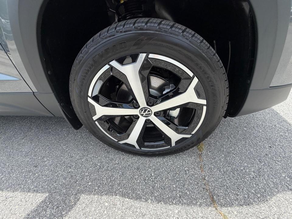 2026 Volkswagen Taos SEL