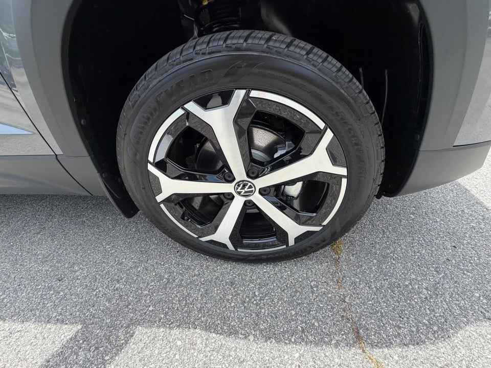 2026 Volkswagen Taos SEL