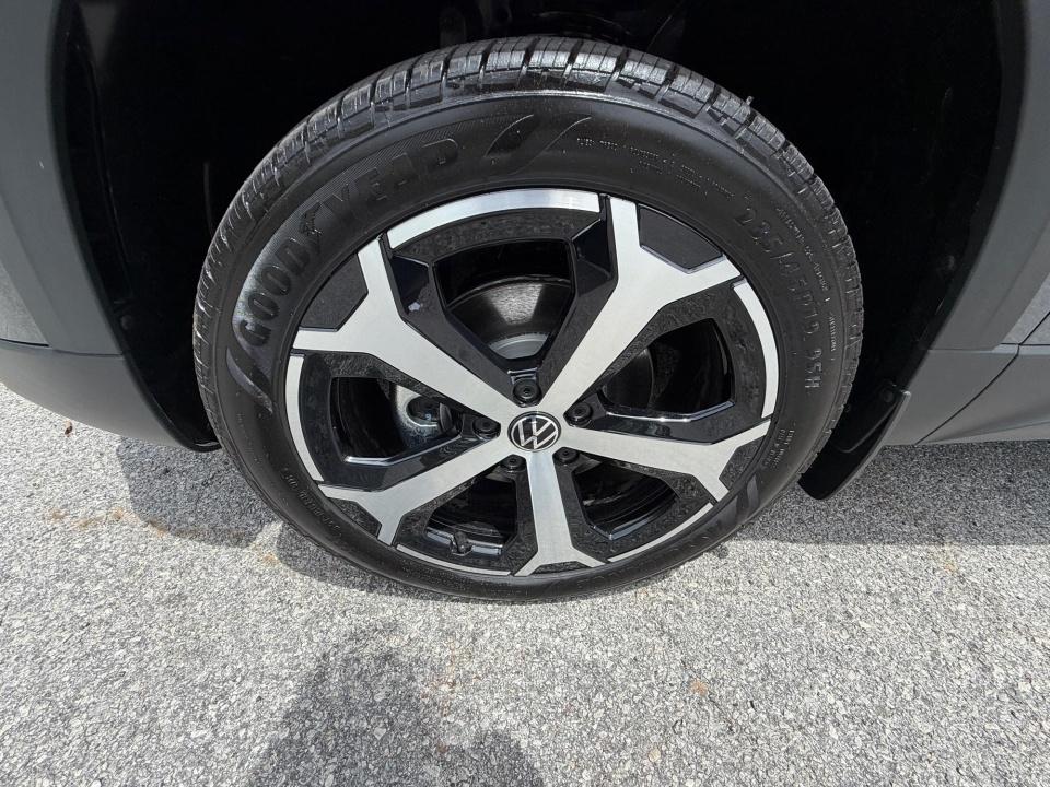 2026 Volkswagen Taos SEL