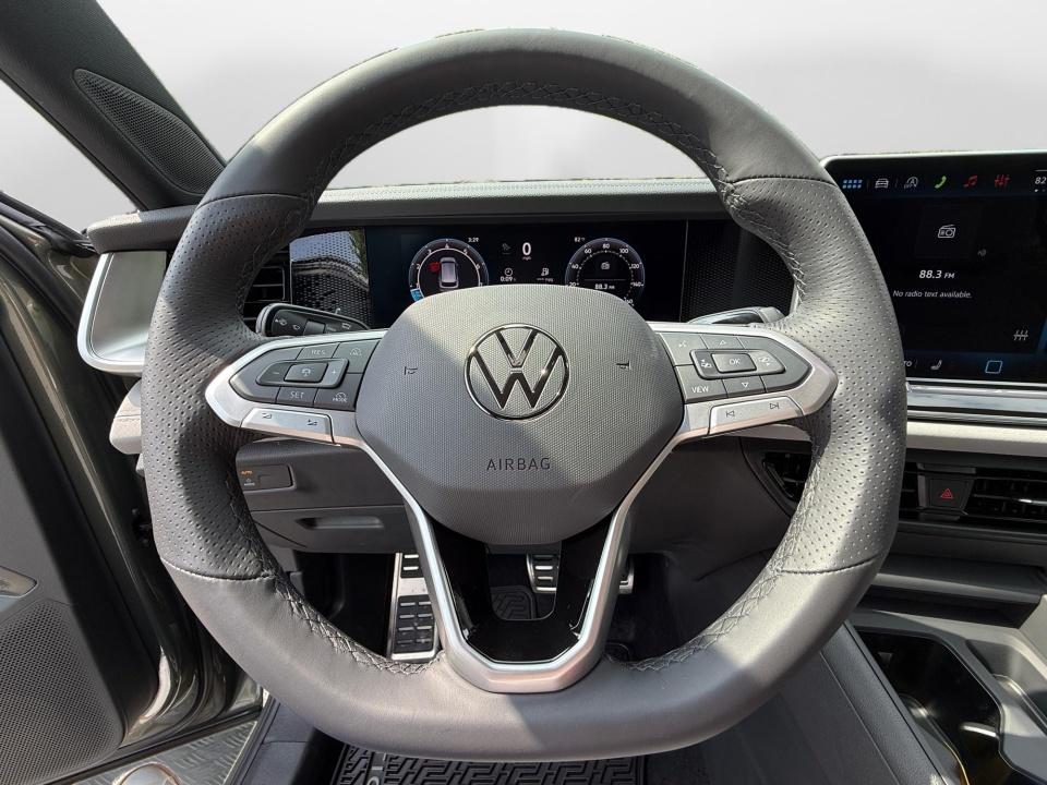 2026 Volkswagen Tiguan SE R-Line Black