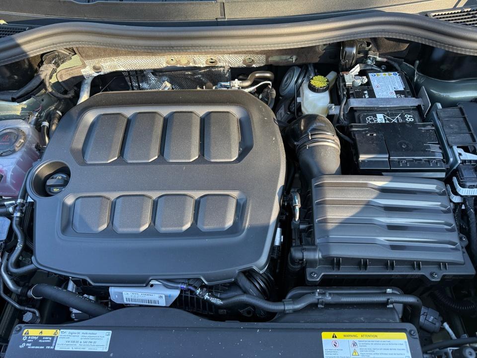 2026 Volkswagen Tiguan SE R-Line Black