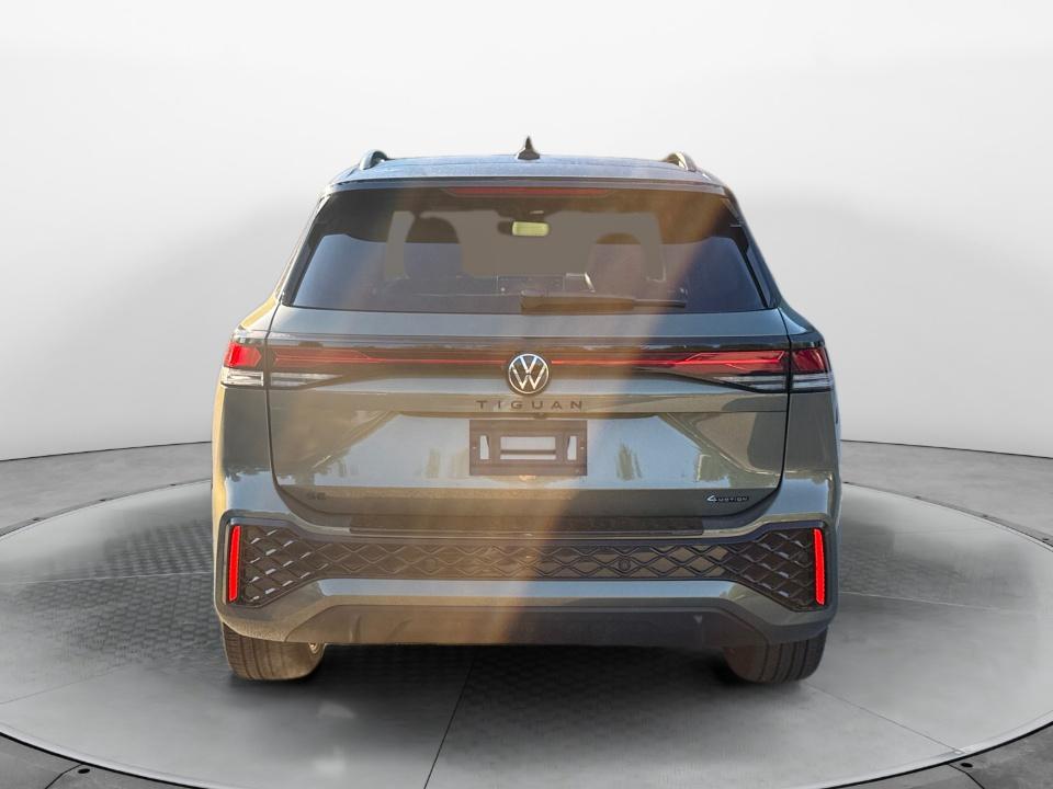 2026 Volkswagen Tiguan SE R-Line Black