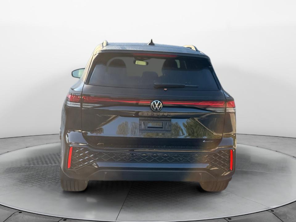 2026 Volkswagen Tiguan SE R-Line Black