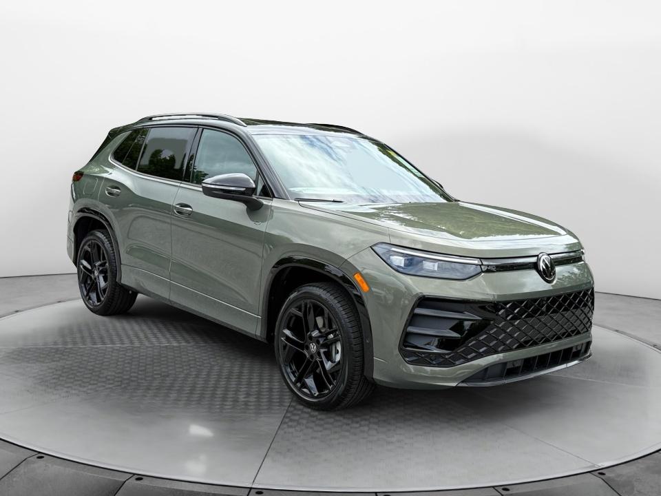 2026 Volkswagen Tiguan SE R-Line Black