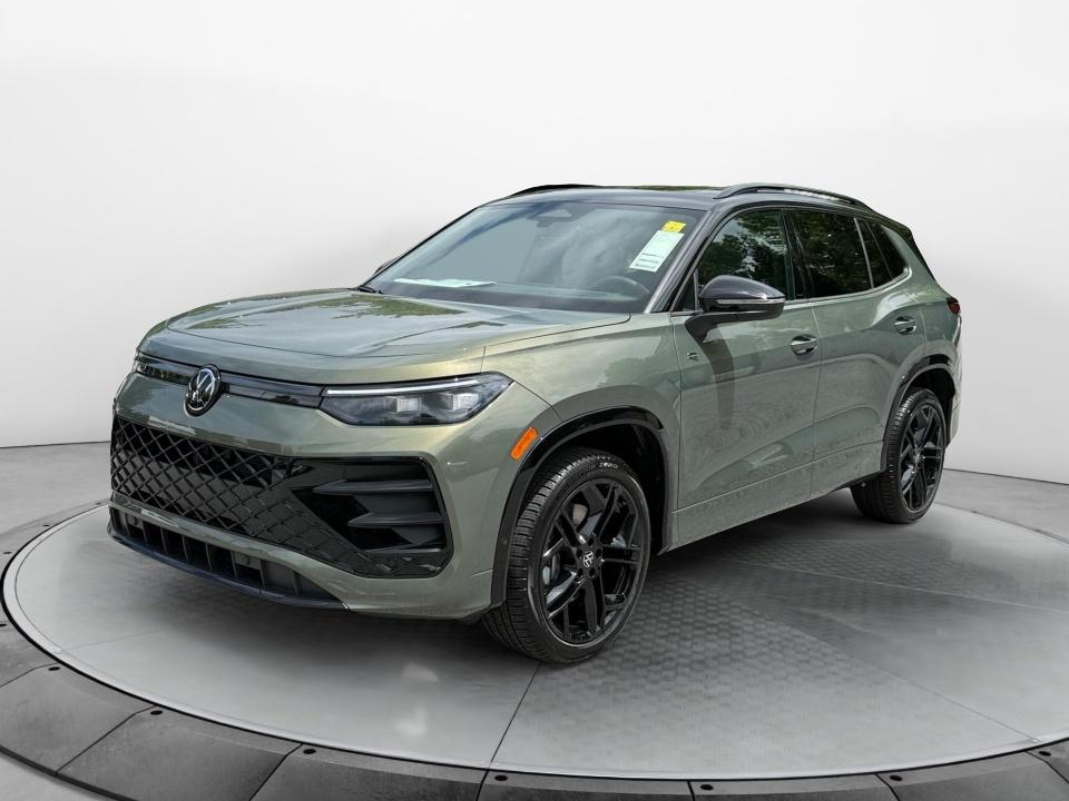 2026 Volkswagen Tiguan SE R-Line Black
