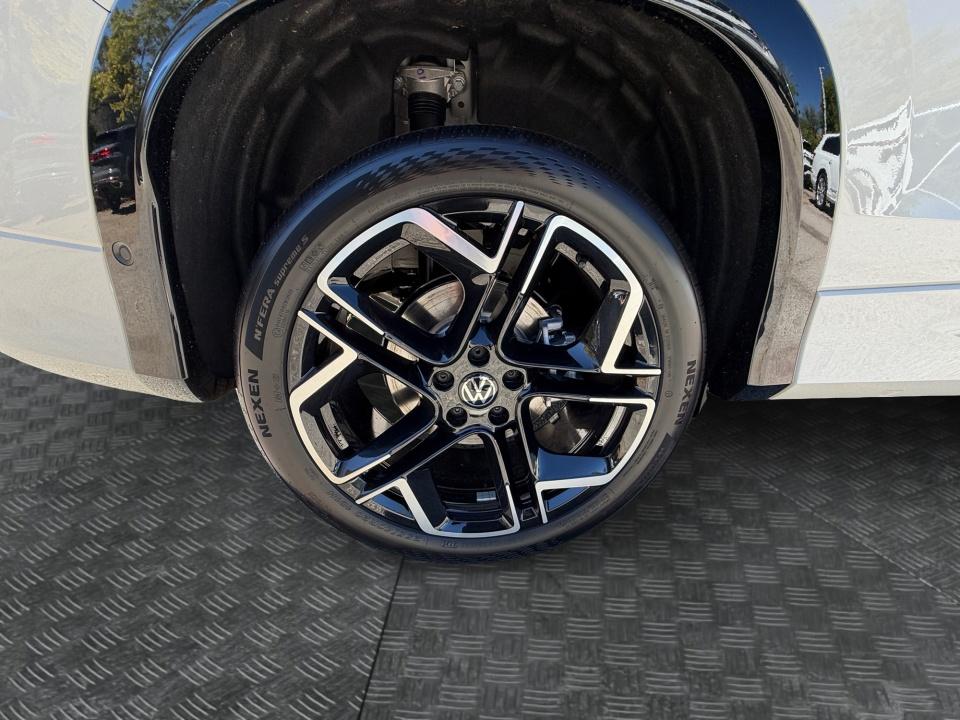 2026 Volkswagen Tiguan SEL R-Line Turbo