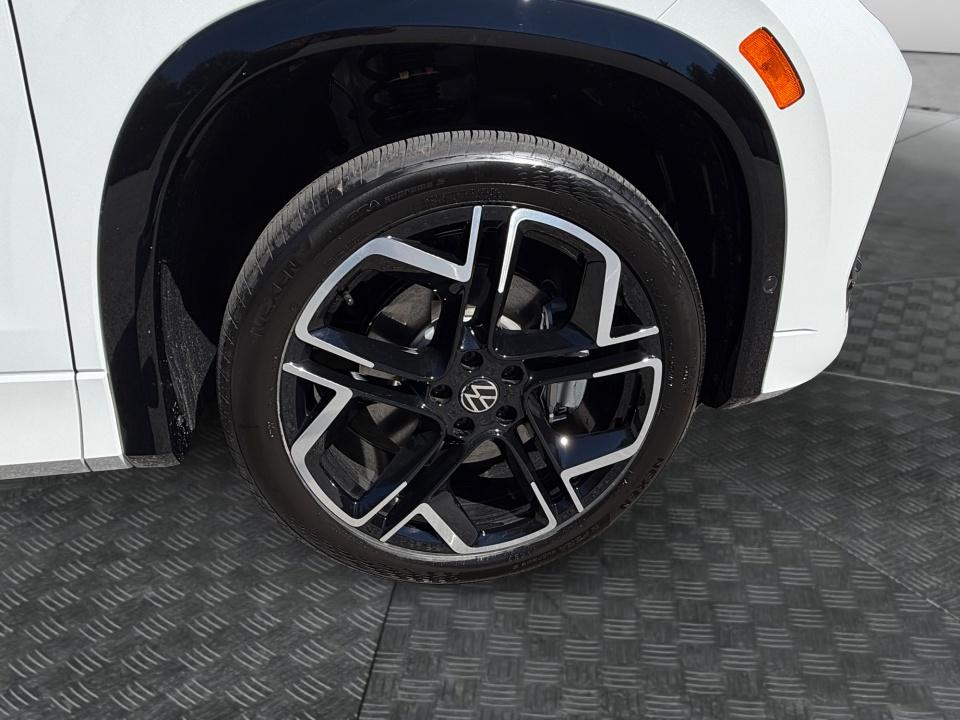 2026 Volkswagen Tiguan SEL R-Line Turbo