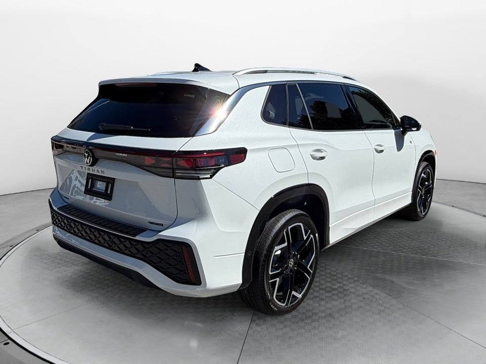 2026 Volkswagen Tiguan SEL R-Line Turbo