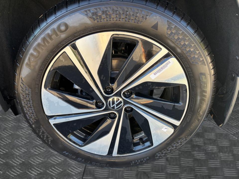 2026 Volkswagen Taos SE