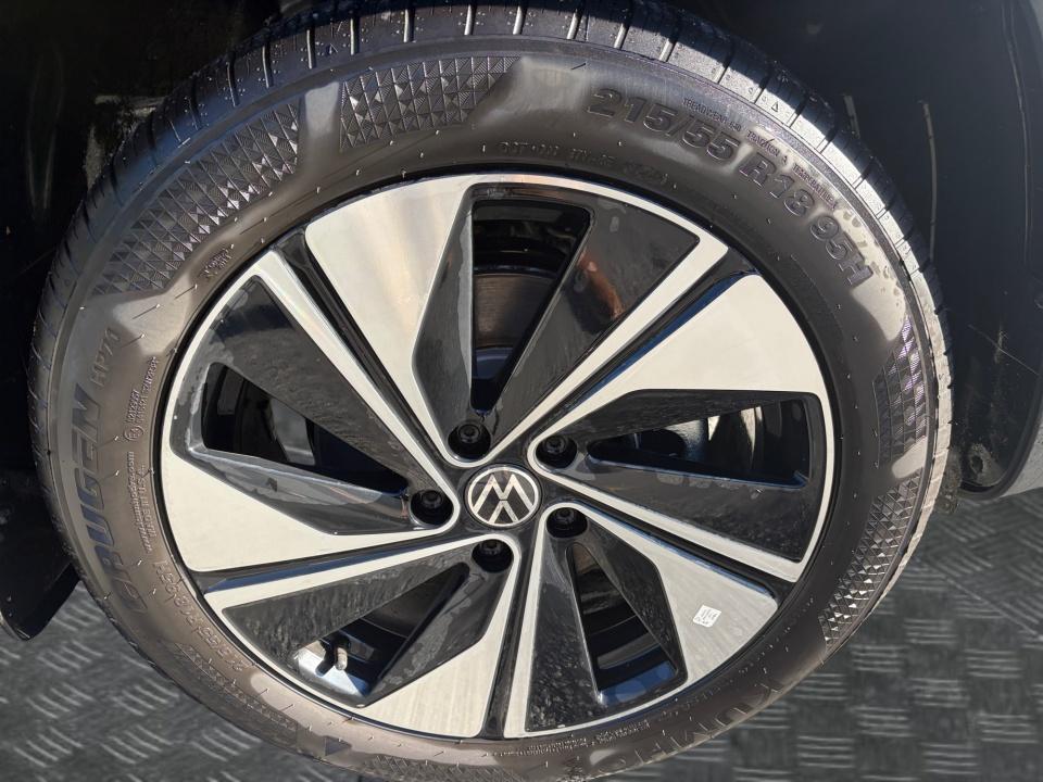2026 Volkswagen Taos SE