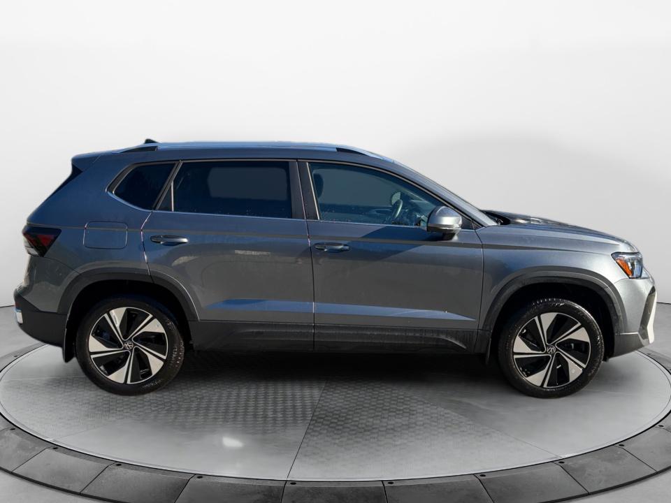 2026 Volkswagen Taos SE