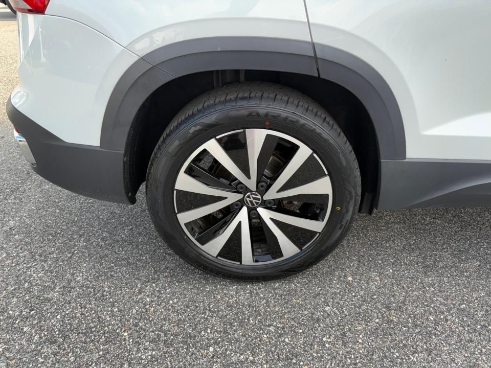 2023 Volkswagen Taos SE