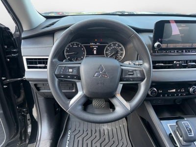 2022 Mitsubishi Outlander ES