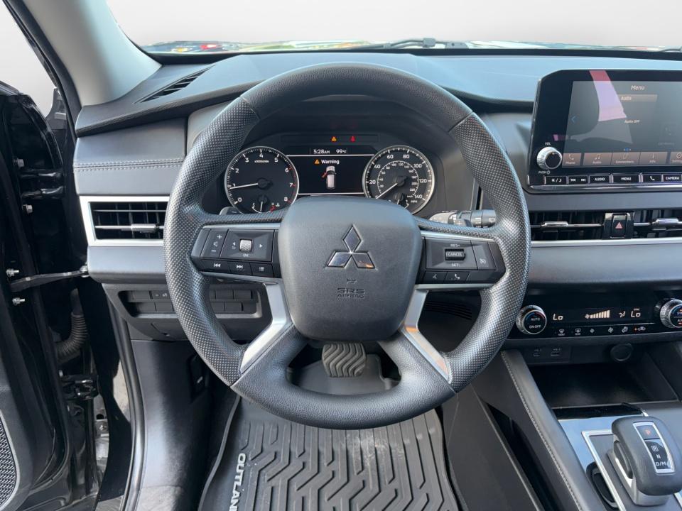 2022 Mitsubishi Outlander ES
