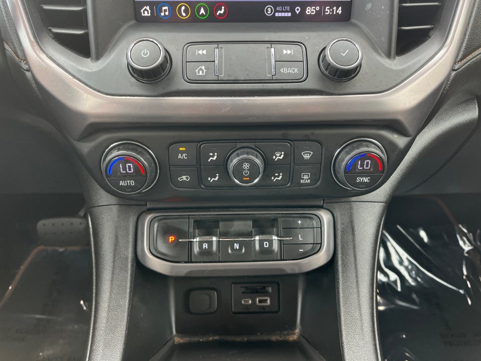 2022 GMC Acadia AT4
