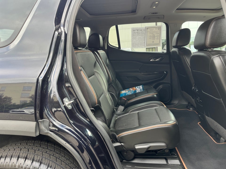 2022 GMC Acadia AT4