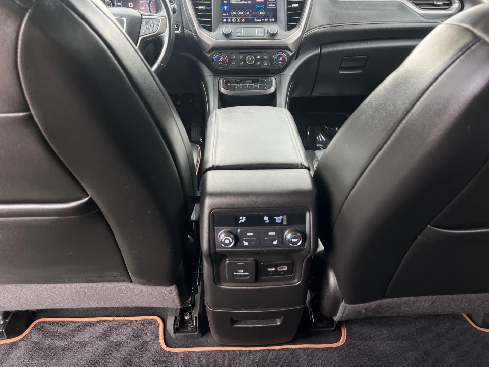 2022 GMC Acadia AT4